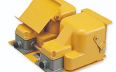 日本渠道 OJIDEN 大阪 脚踏开关 OFL-55-SM2K  材质铝压铸制